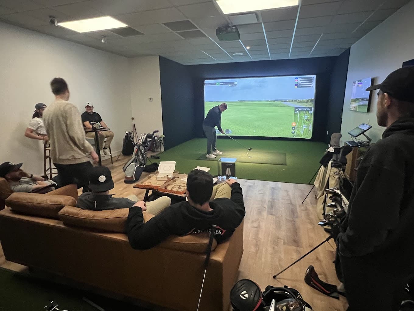 Buckets Indoor Golf