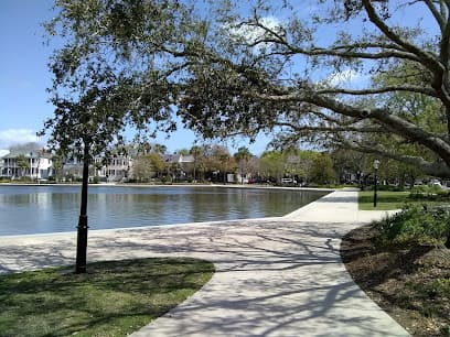 Colonial Lake Park