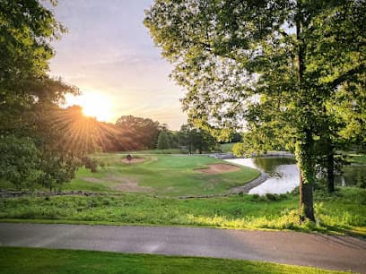 Highlands Golf and Pub