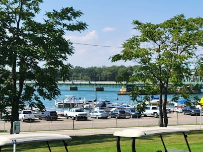 Water's Edge Country Club