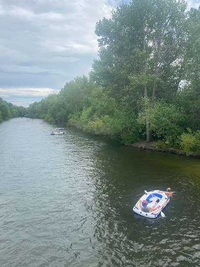 Parking raft pullout point