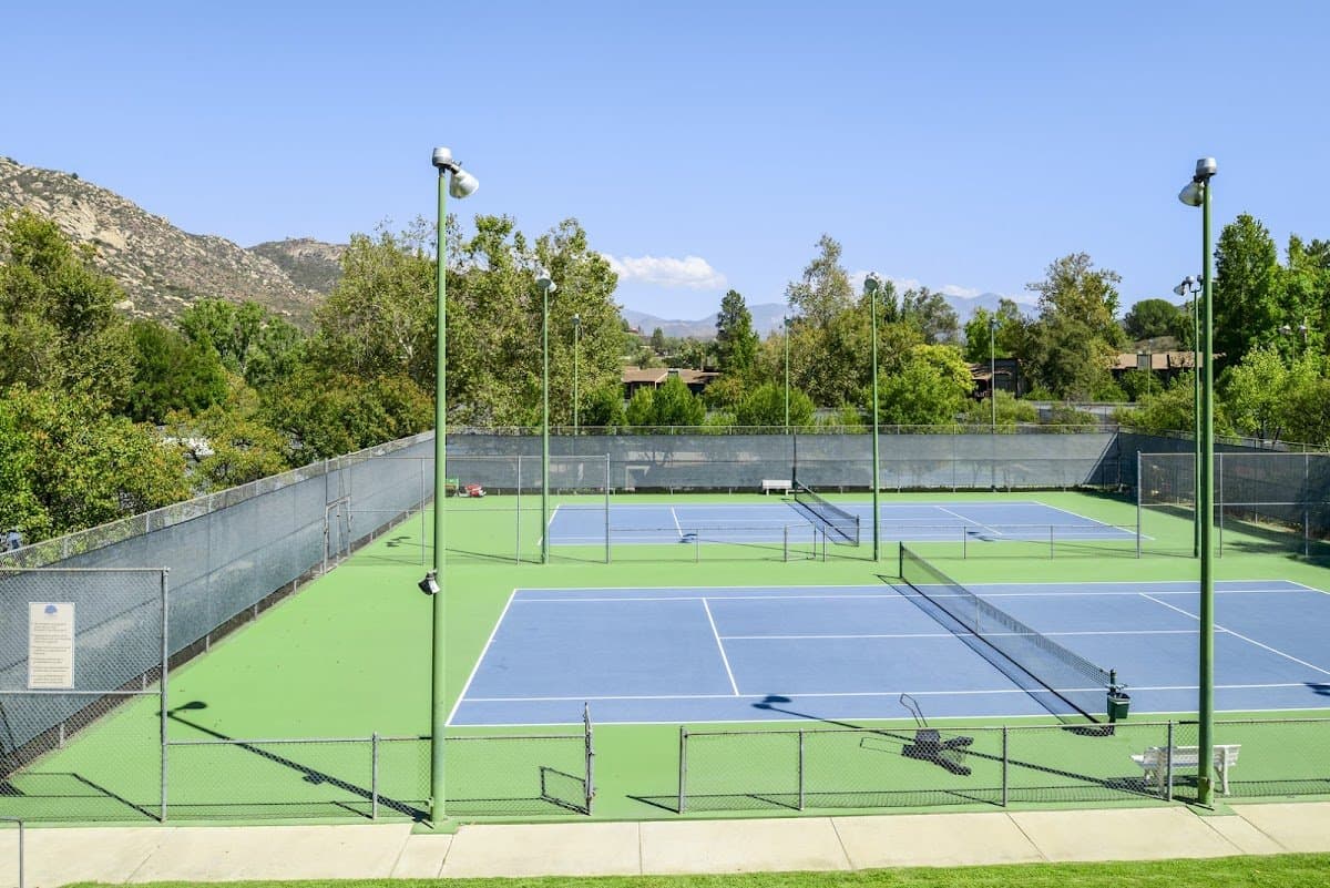 Riviera Oaks Resort & Racquet Club (Tennis Court)