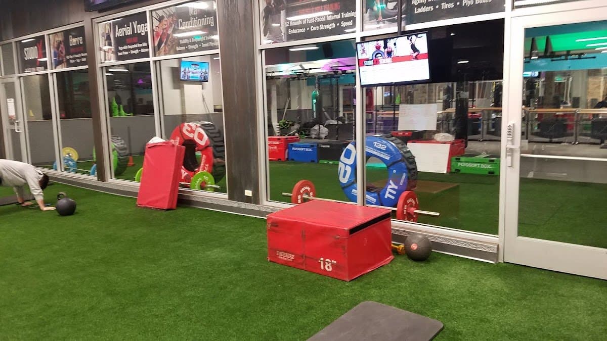 XSport Fitness - Lakeview