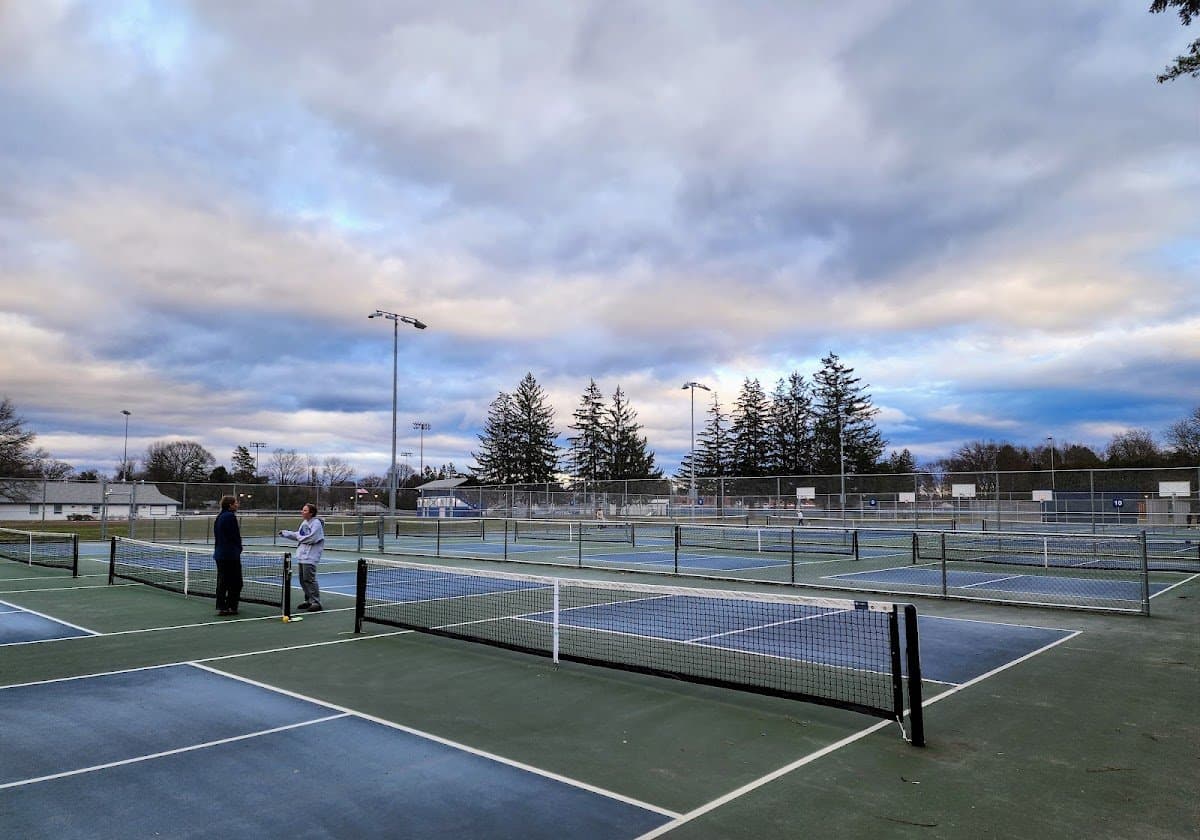 East Side Recreation Park (Tennis Court)